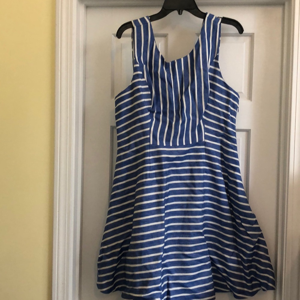 Vineyard vines dress